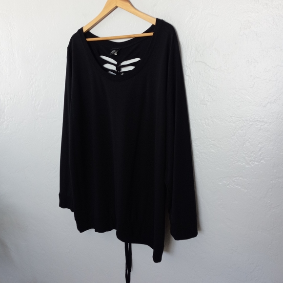 Torrid 4X Rocker Back Slash Black Sweatshirt - Picture 4 of 16